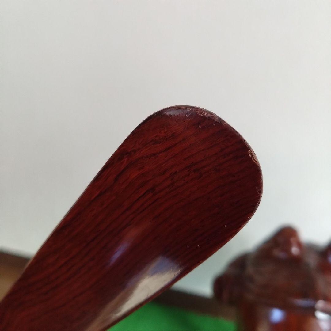 木彫りカエル靴べらスタンド 木製 玄関インテリア 縁起物 置物