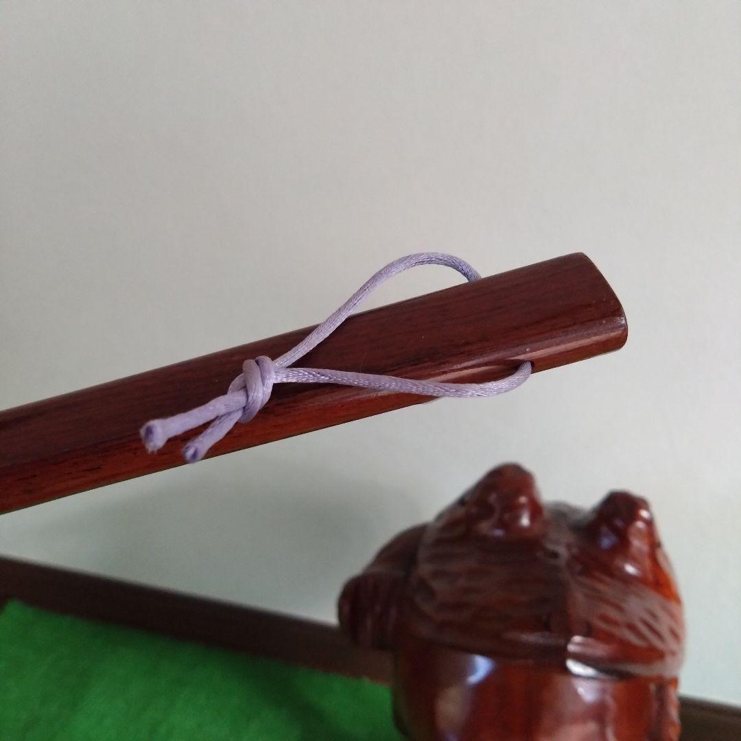 木彫りカエル靴べらスタンド 木製 玄関インテリア 縁起物 置物