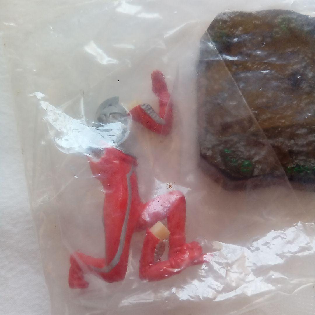 K*i様 ウルトラ怪獣名鑑など　まとめ③　10点　未開封