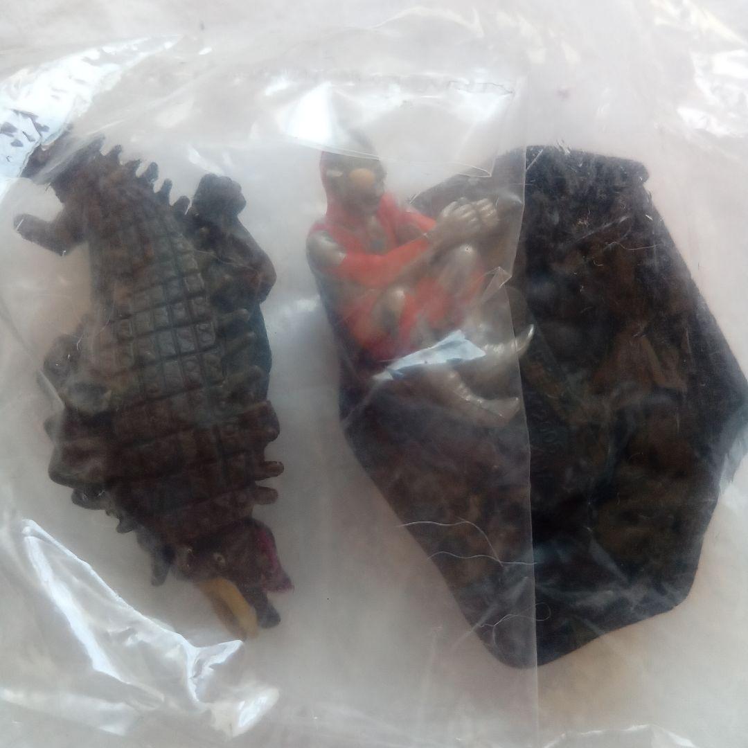 K*i様 ウルトラ怪獣名鑑など　まとめ③　10点　未開封