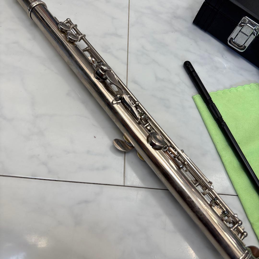 処分価格！Enhong製のフルートシルバー フルート本体ケース付き中古
