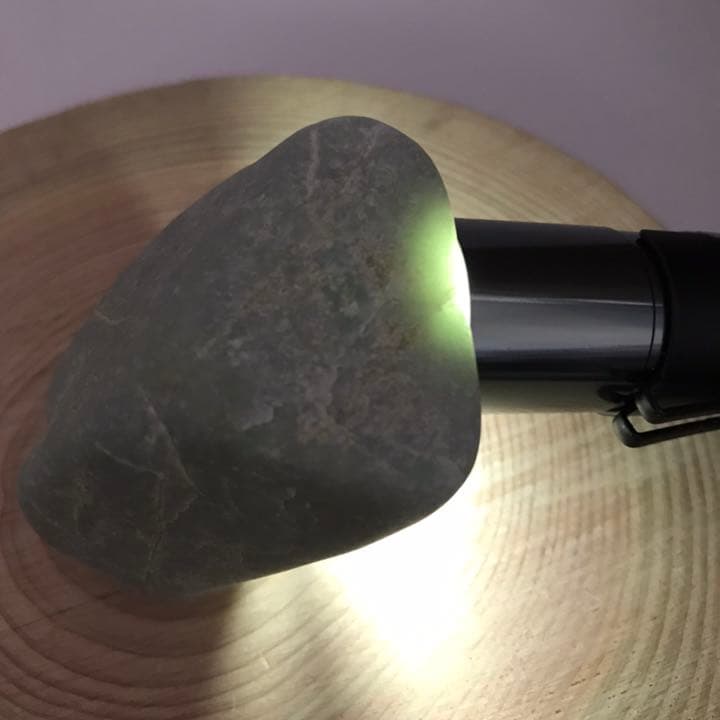 糸魚川翡翠原石【海岸】153ｇ