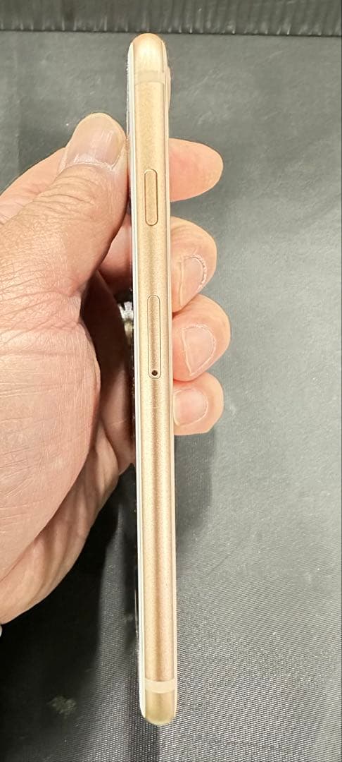 Apple iPhone 8 ゴールド本体 64GB ドコモ SIMフリー