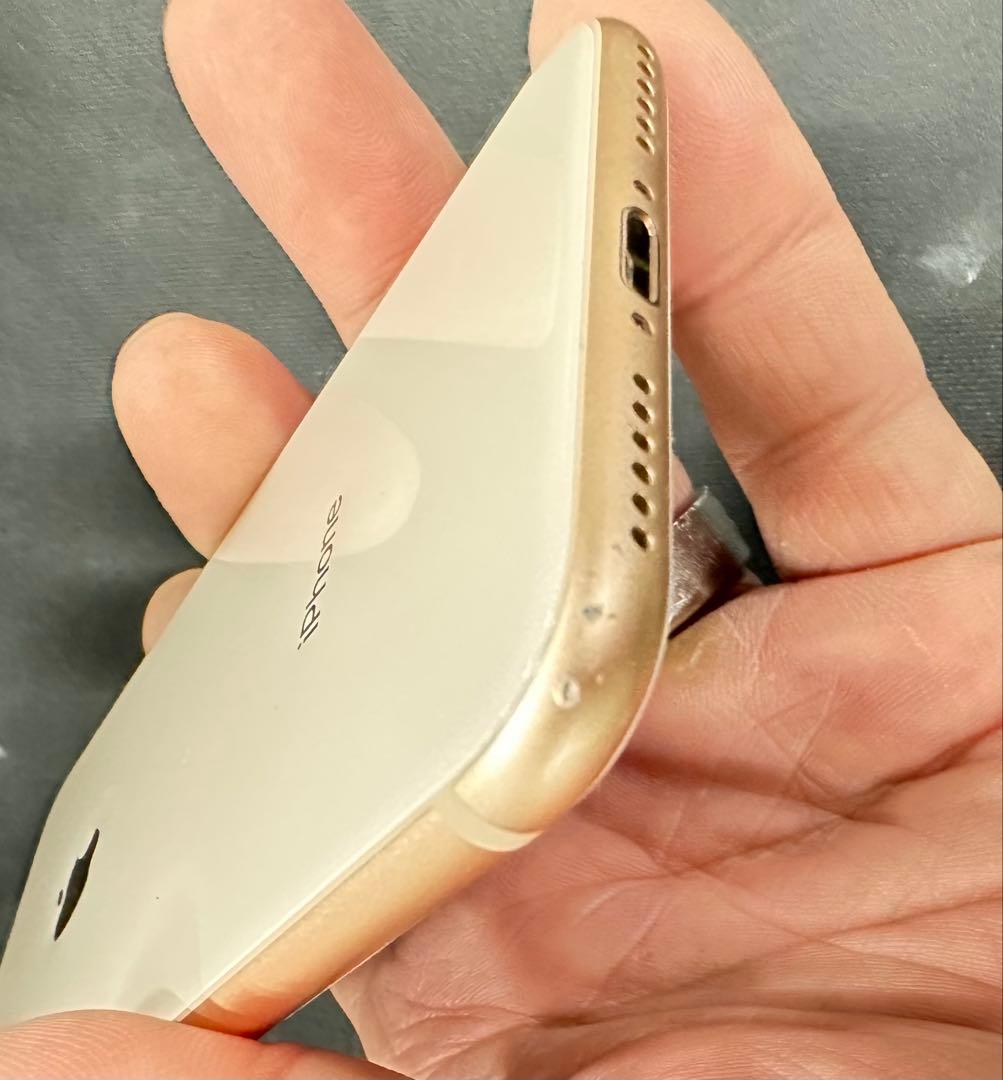 Apple iPhone 8 ゴールド本体 64GB ドコモ SIMフリー