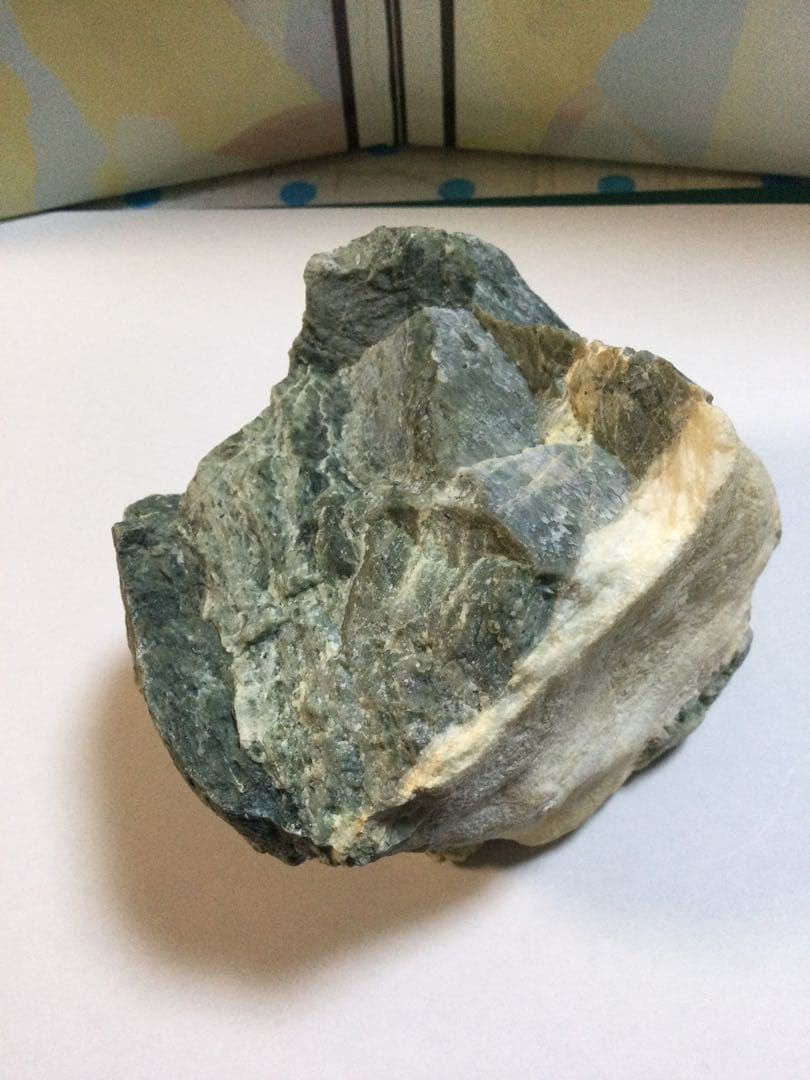 日高翡翠原石　996.5g 水晶　観賞石