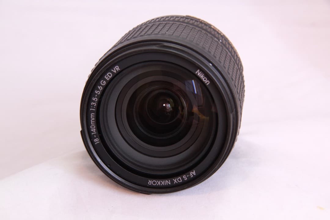 美品 Nikon D5600 デジタル一眼レフ　本体とレンズ2本、純正電池2個