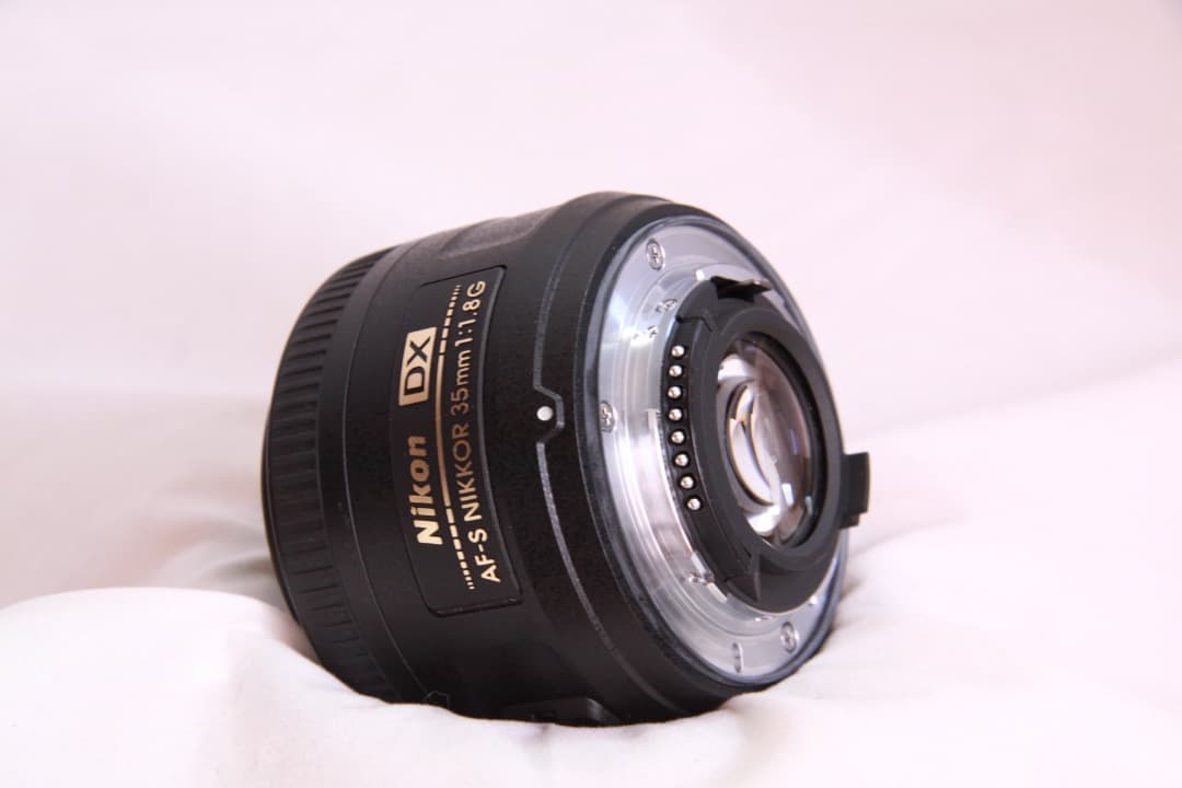 美品 Nikon D5600 デジタル一眼レフ　本体とレンズ2本、純正電池2個