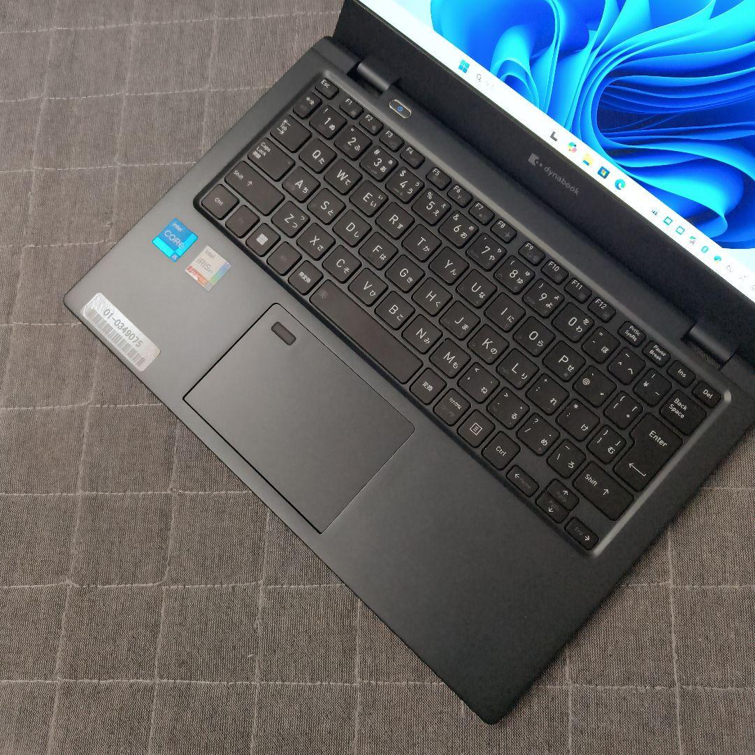 美品 Dynabook 超軽量 驚速 12世代i5 16GB 512GB 39