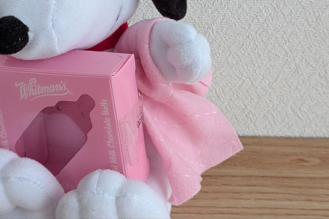 ホイットマンズ　スヌーピージェンダーリビールぬいぐるみ IT'S A GIRL!