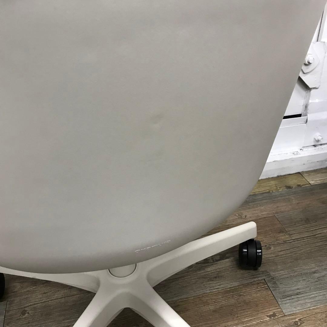 【展示品・2025年製】オカムラ　フローリス　ライトグレージュ　椅子