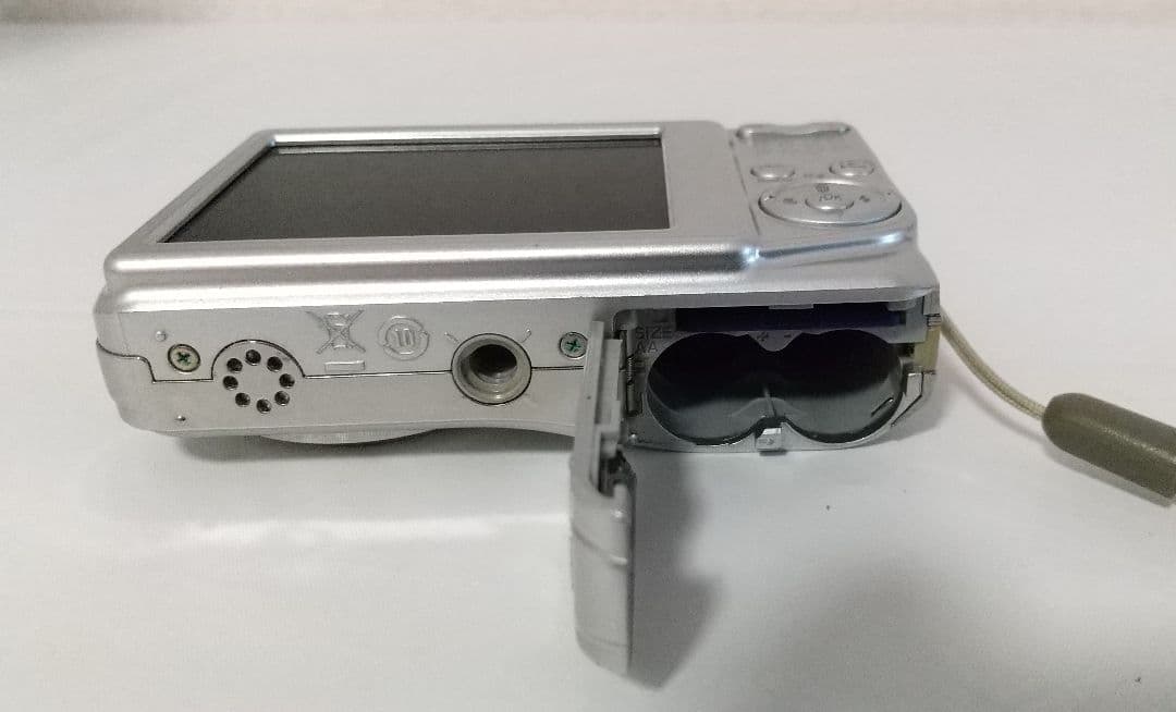 FUJIFILM FINEPIX AV250 コンパクトデジタルカメラ シルバー