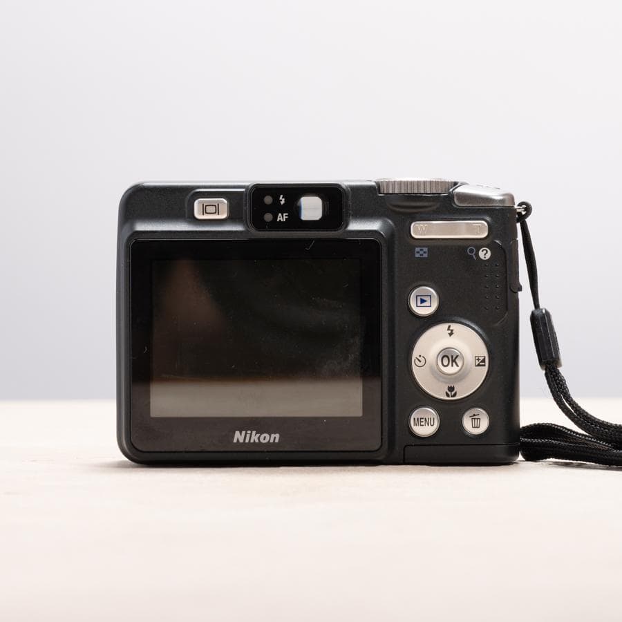 【単3電池で動く】Nikon COOLPIX P50 ブラック スマホ転送OK