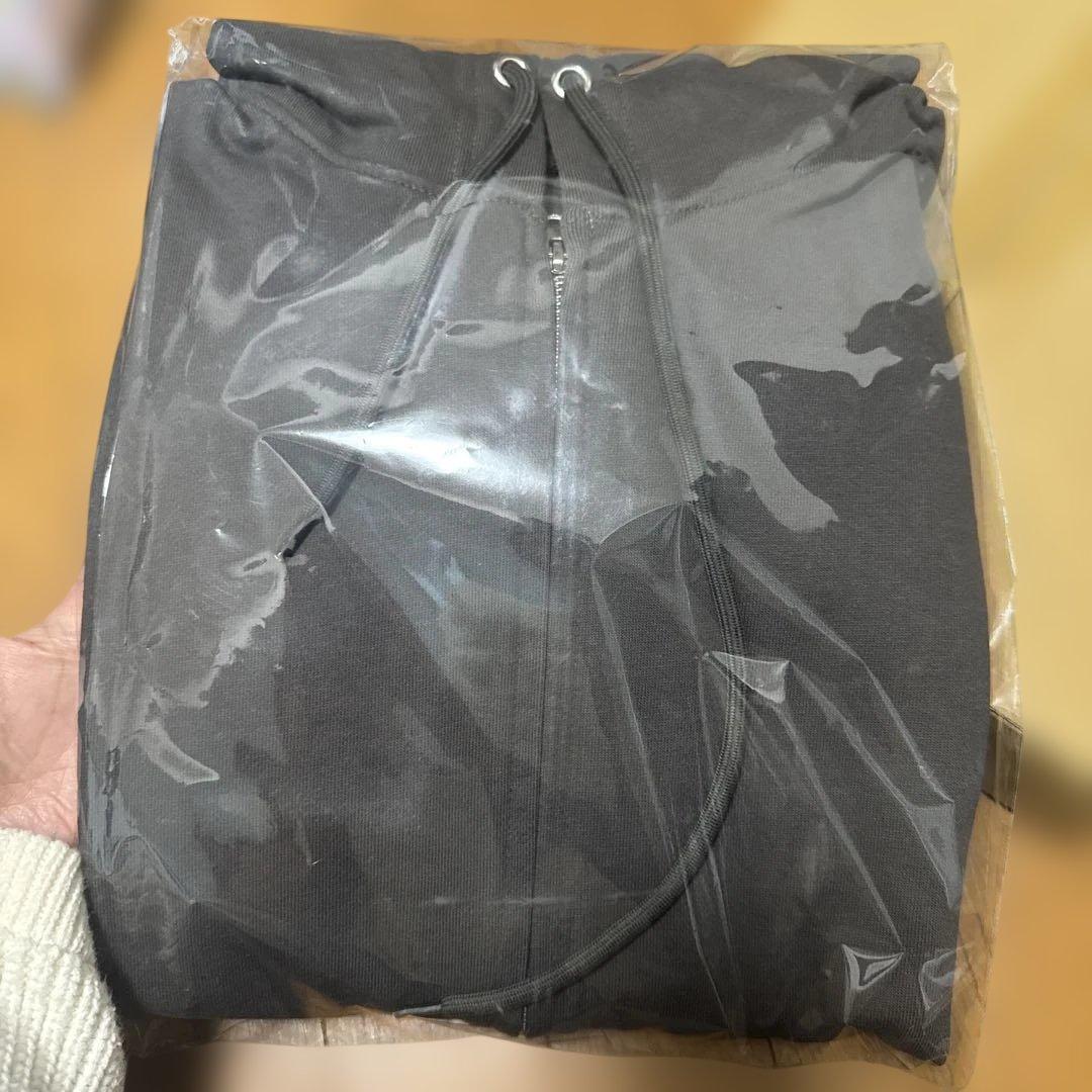 YUTA PERSONA ジップアップパーカー　グレー　新品未開封　ユウタ　悠太