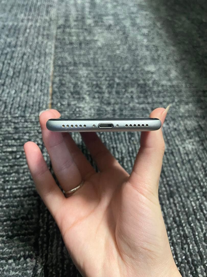 iPhone SE(第2世代）ホワイト