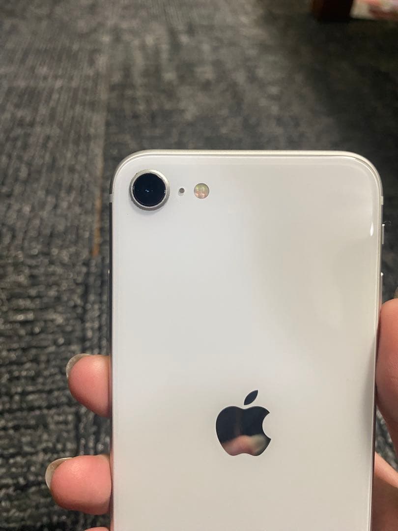 iPhone SE(第2世代）ホワイト