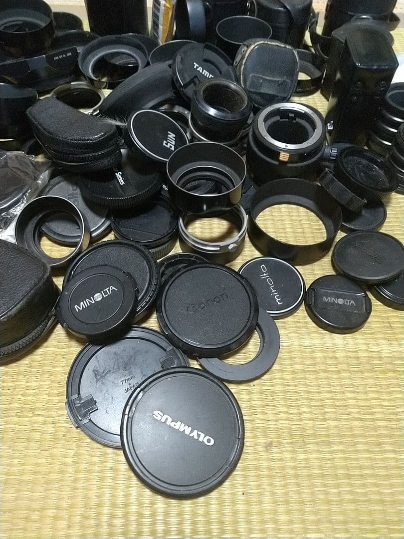 カメラ用品セット　120サイズの箱に一杯