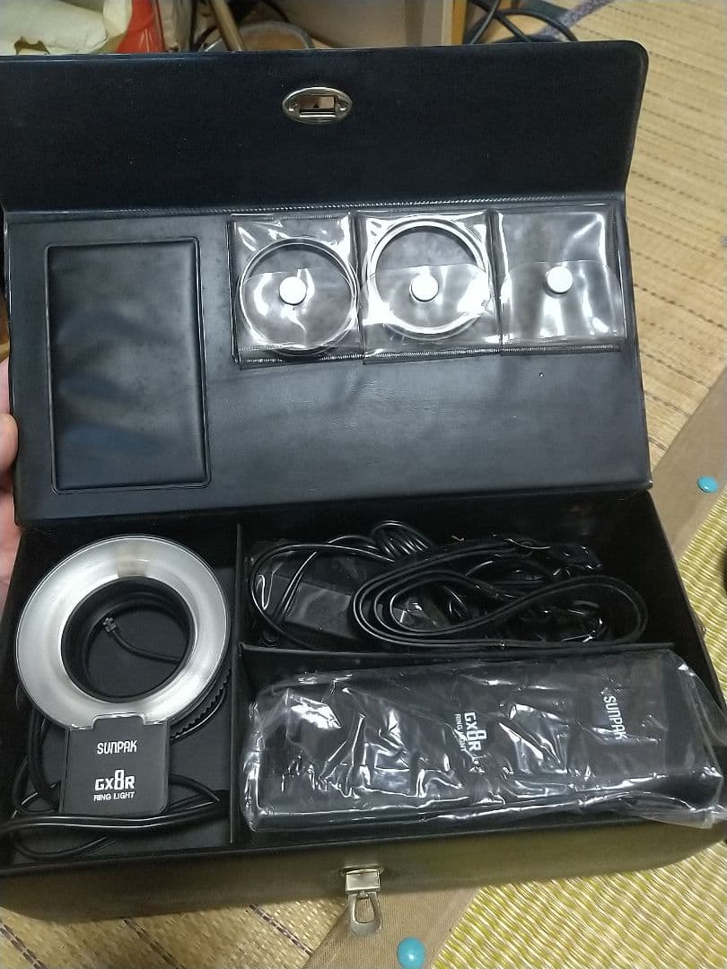 カメラ用品セット　120サイズの箱に一杯