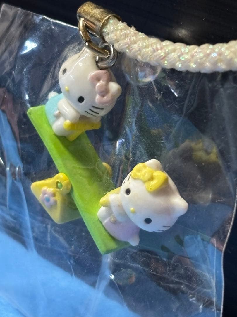 ご当地キティ　キティ　ミミィ　シーソー　根付け