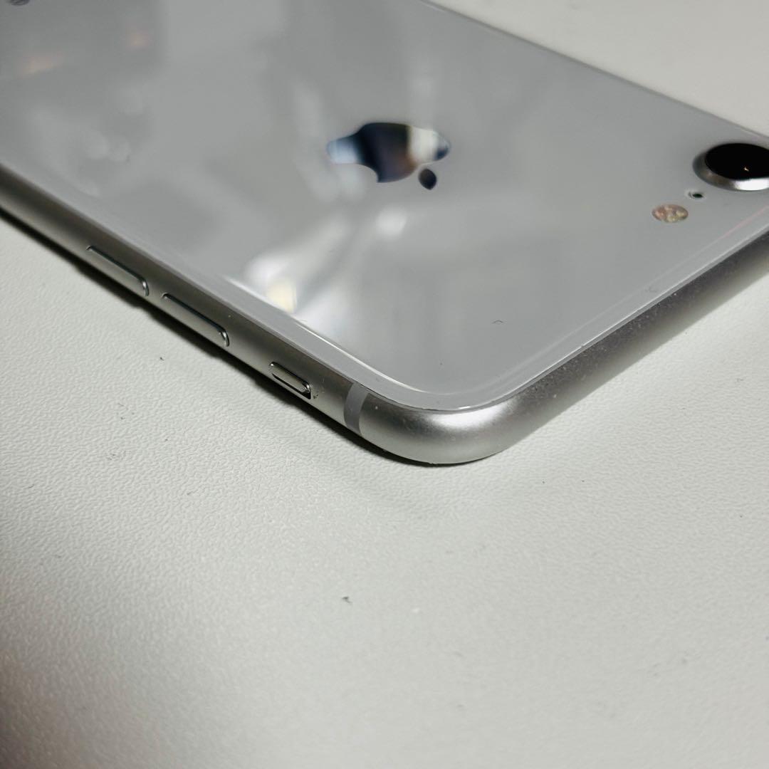 【極美品】SIMフリー iPhone 8 シルバー 64GB