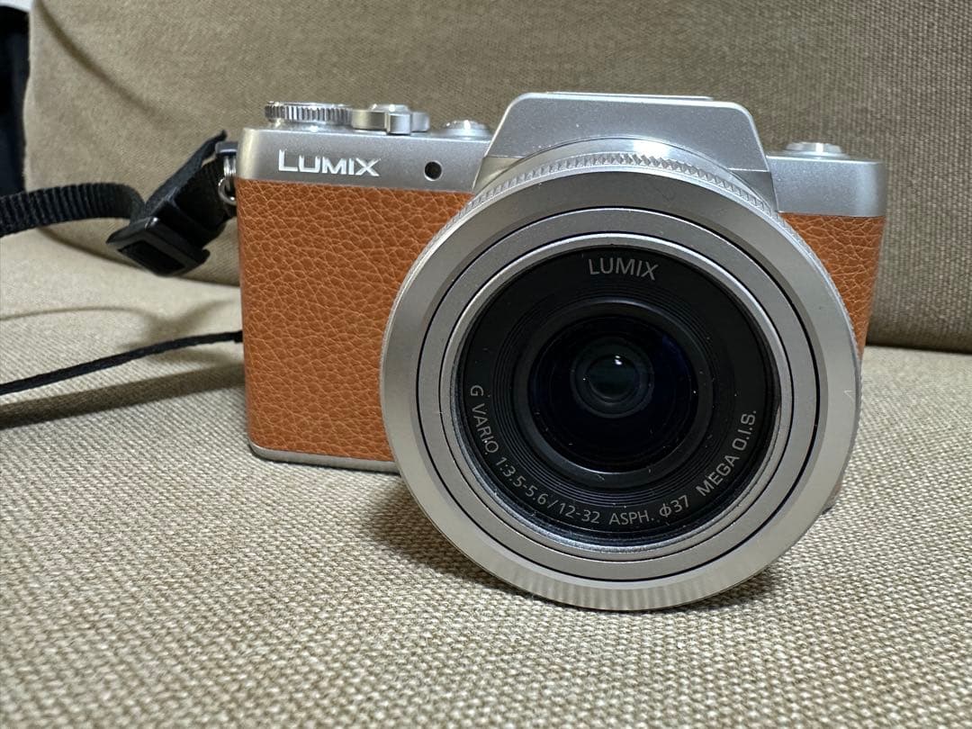 LUMIX DMC-GF7ミラーレス一眼