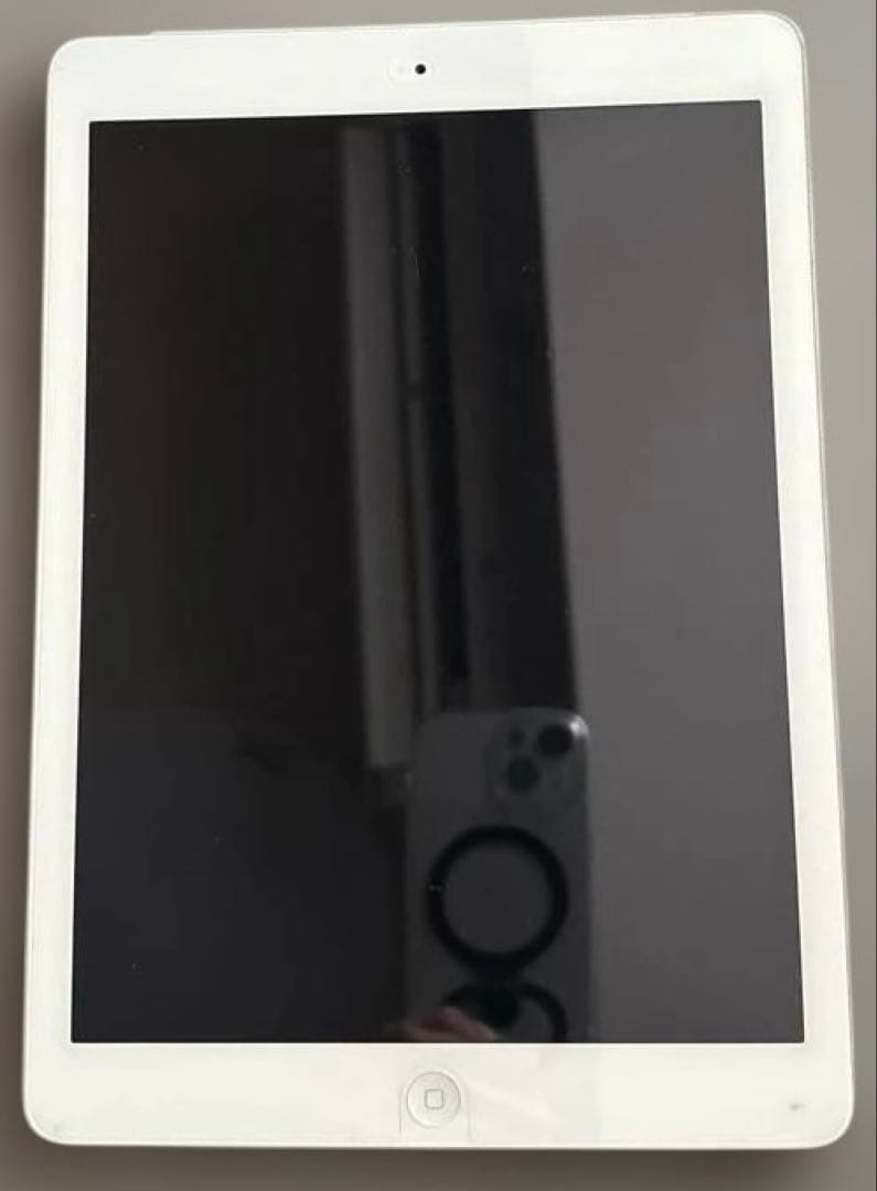 Apple iPad Air(第1世代) Wi-Fi シルバー 64GB