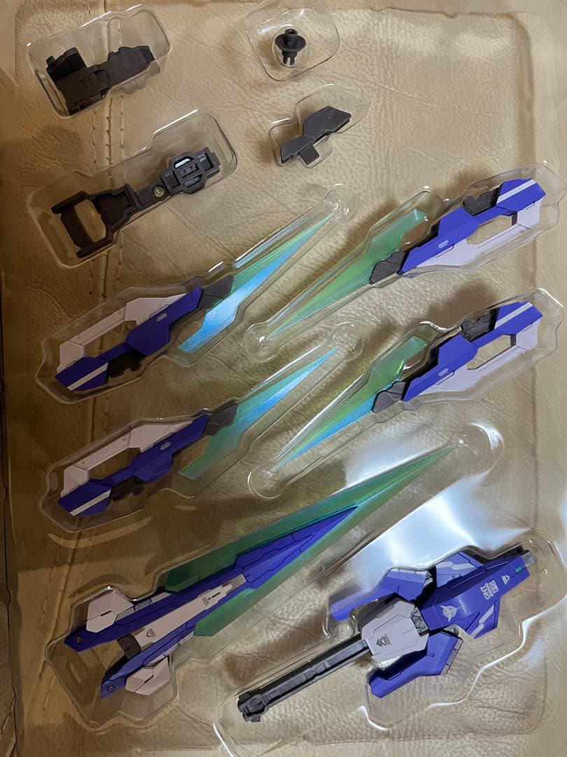 L BUILD ダブルオークアンタ フルセイバー　＋オプションパーツ