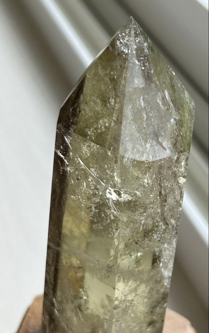 光を内包する景色 レインボー入り スモーキークォーツ ポイント