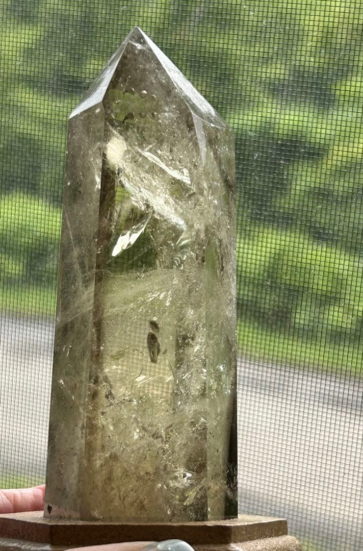 光を内包する景色 レインボー入り スモーキークォーツ ポイント