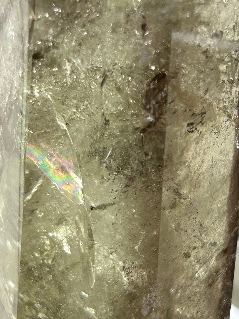 光を内包する景色 レインボー入り スモーキークォーツ ポイント