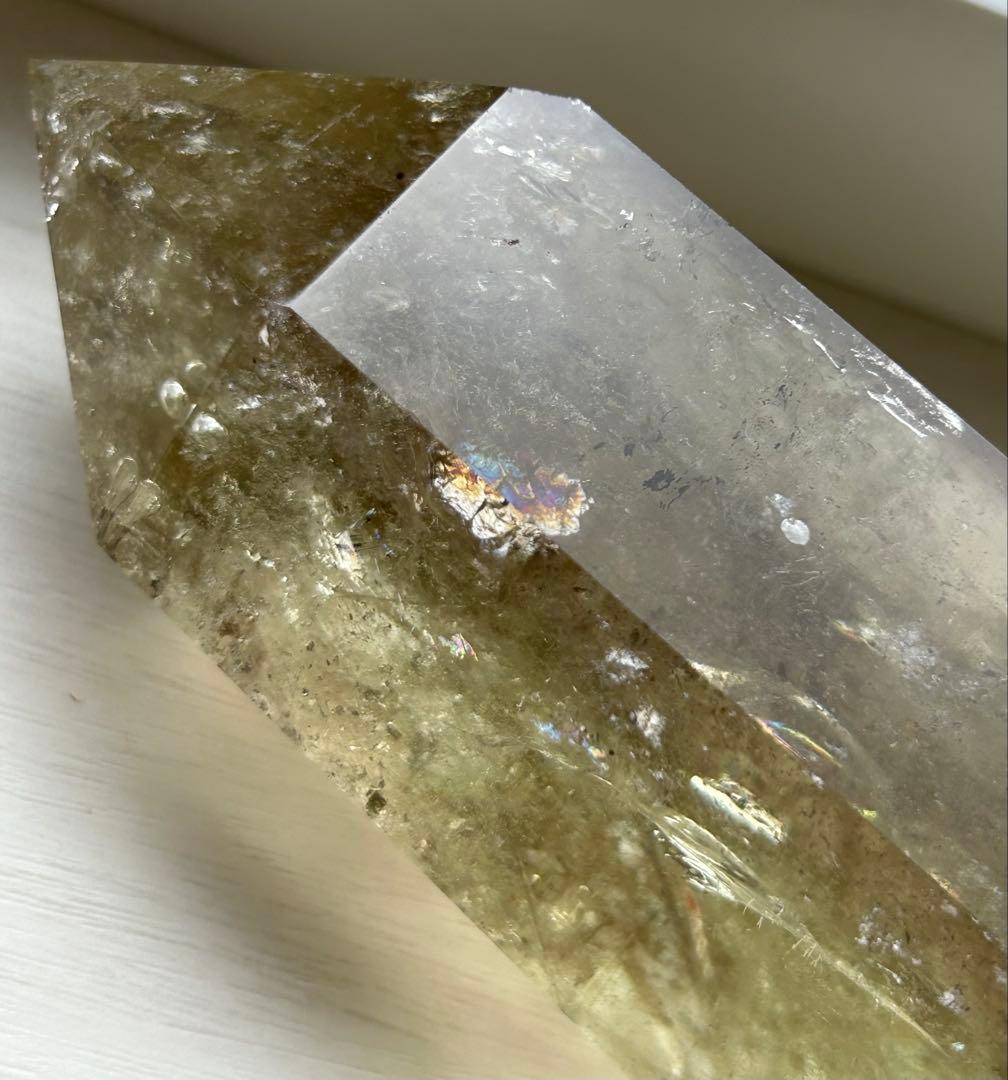 光を内包する景色 レインボー入り スモーキークォーツ ポイント