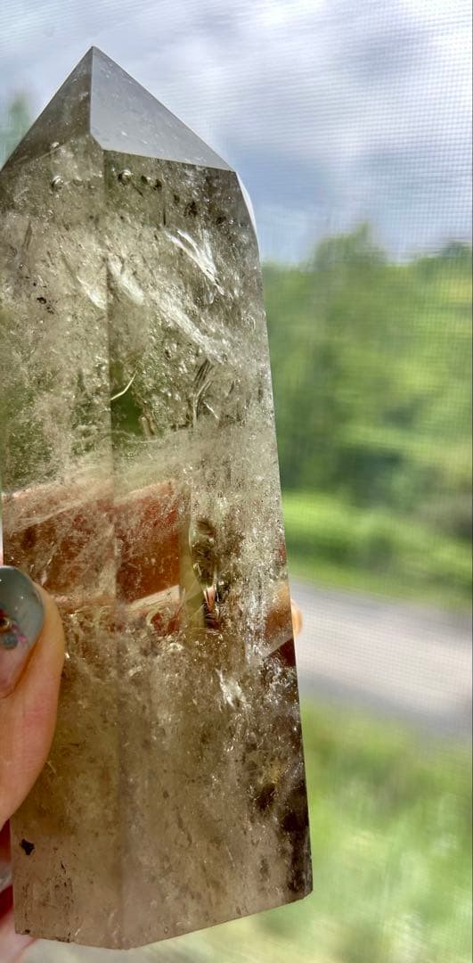 光を内包する景色 レインボー入り スモーキークォーツ ポイント