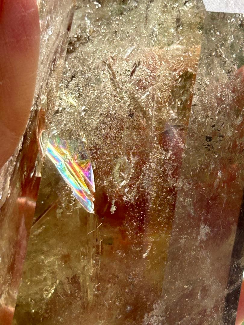 光を内包する景色 レインボー入り スモーキークォーツ ポイント