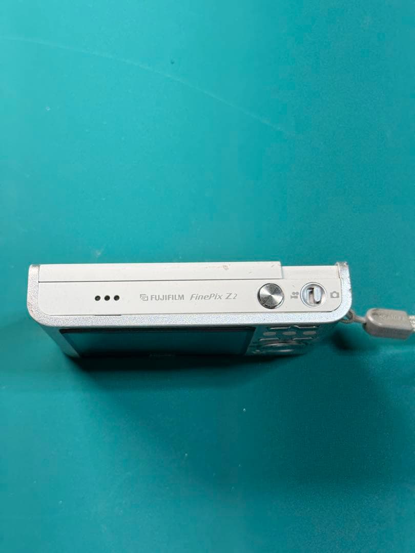 FUJIFILM Finepix Z2 デジタルカメラ