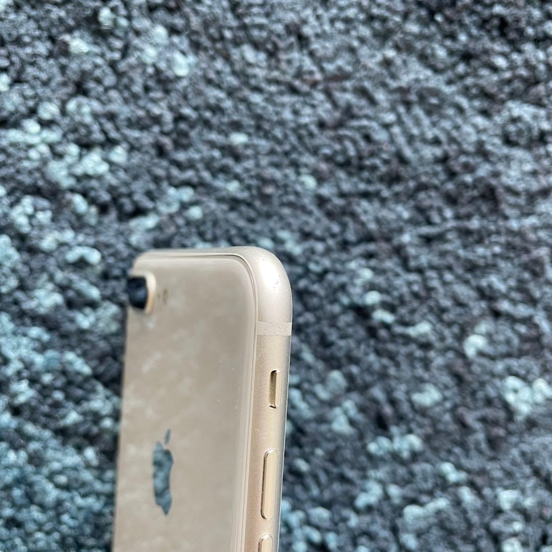 iPhone8プラス64GB ホワイト バッテリー80% ロック解除済 本体のみ