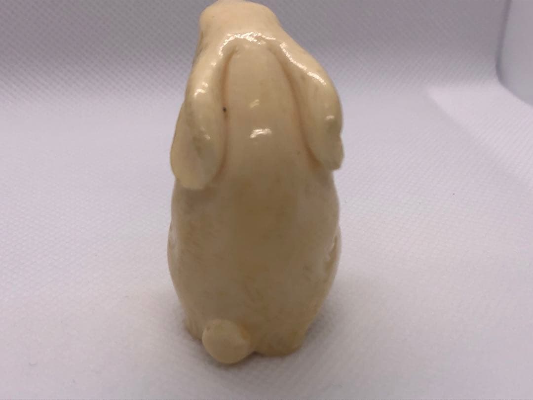 根付　兔　時代物　マンモス牙　提げ物　彫刻 サイズ：48.2cm 重さ：40g