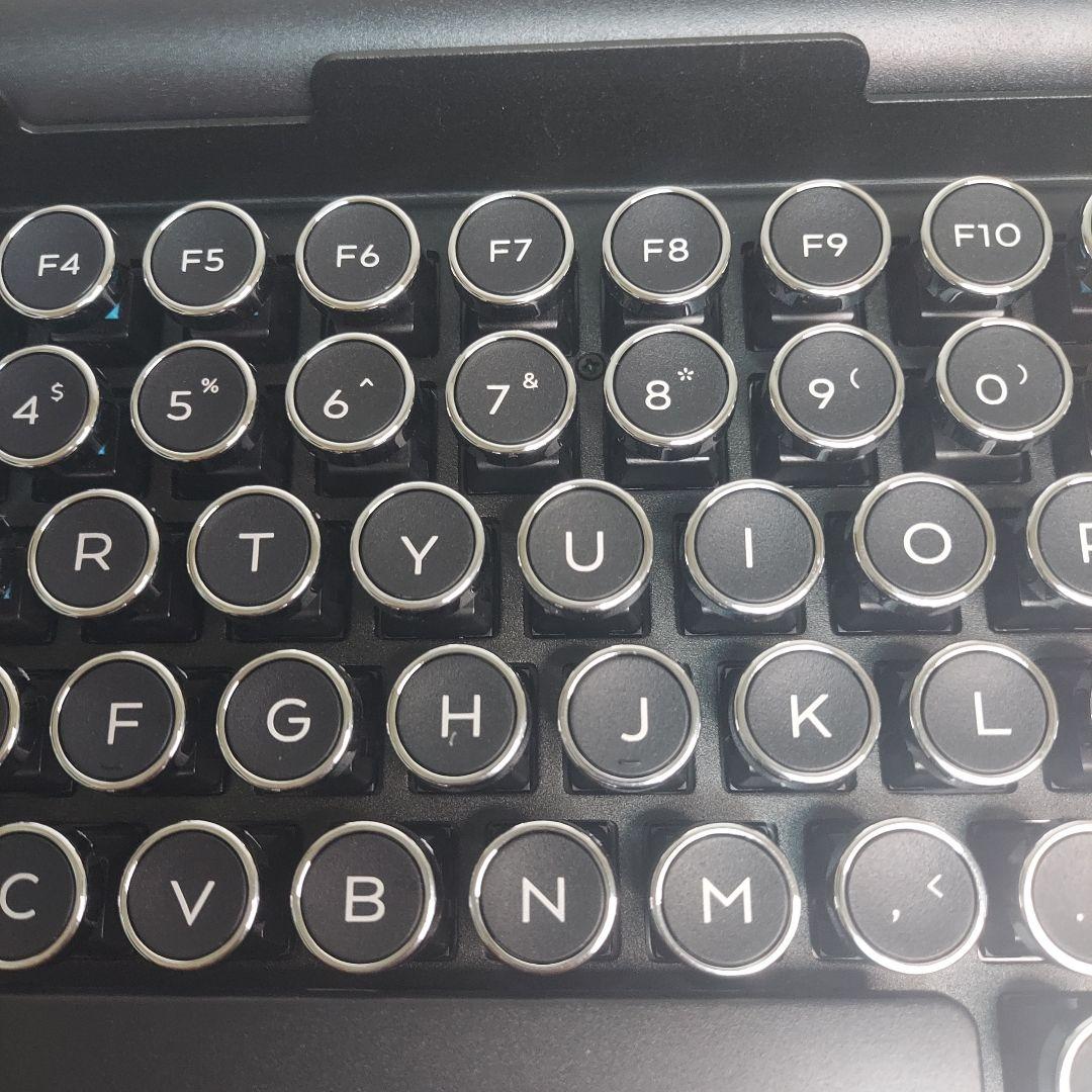 【未使用】QWERKYTOYS キーボード 本体　レトロ風