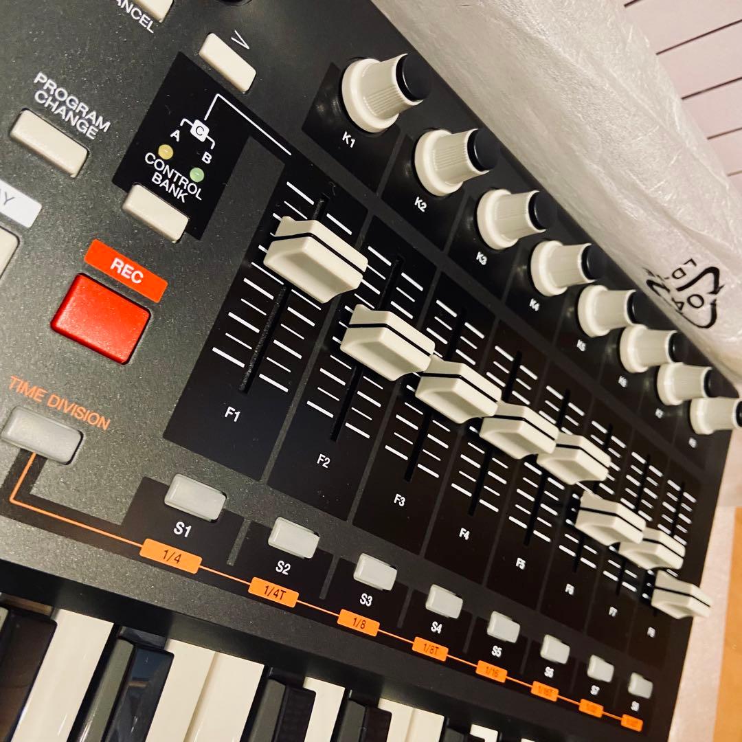 【ほぼ新品・元箱付】AKAI MPK49 MIDIキーボード 動作確認済