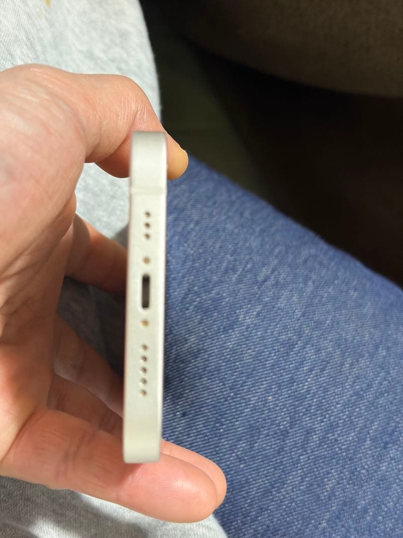 値引きしました。美品　ほぼ傷無し　iPhone13 256GB ホワイト