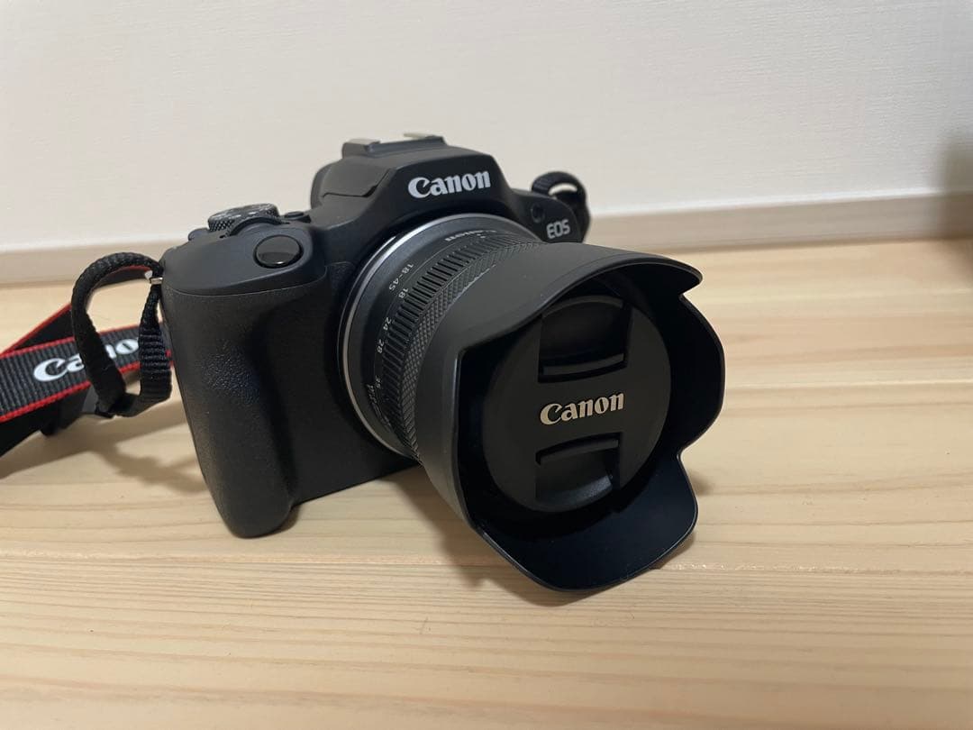 Canon ミラーレス　EOS R100