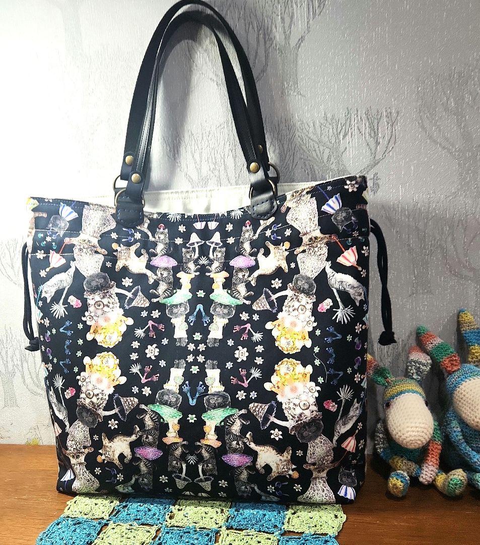 虹猫本舗シンプルな巾着型トートバック