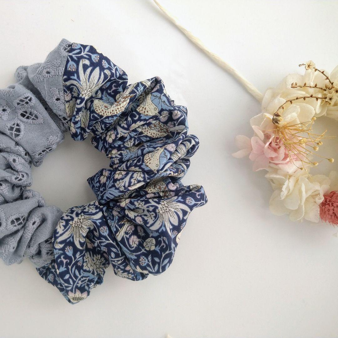 ストロベリーシーフのシュシュ☆リバティ☆鳥☆苺☆レース☆シンプル☆liberty