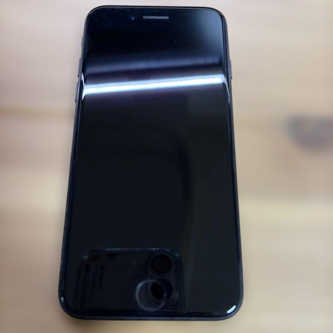 iPhone7 128GB ジェットブラック　MNCP2J/A バッテリー82%