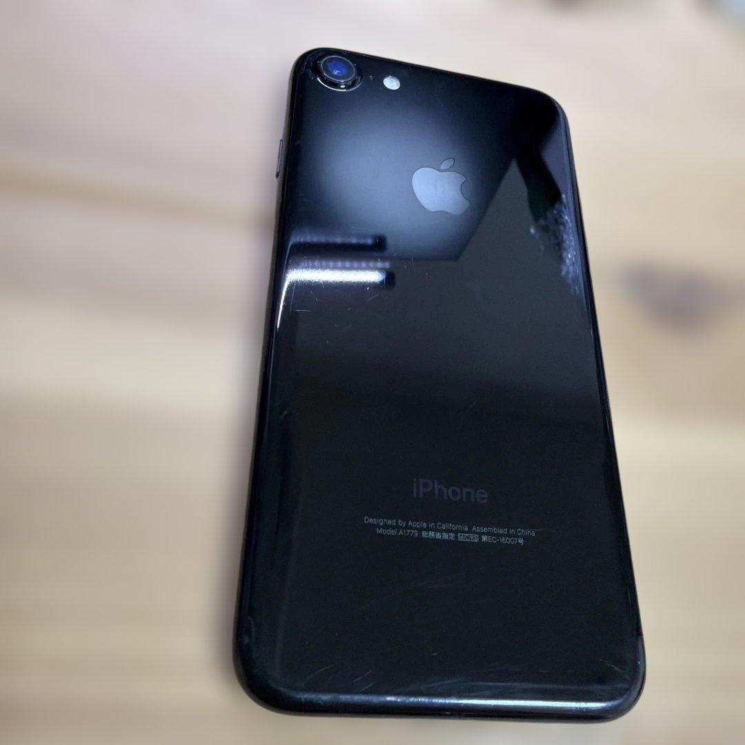 iPhone7 128GB ジェットブラック　MNCP2J/A バッテリー82%