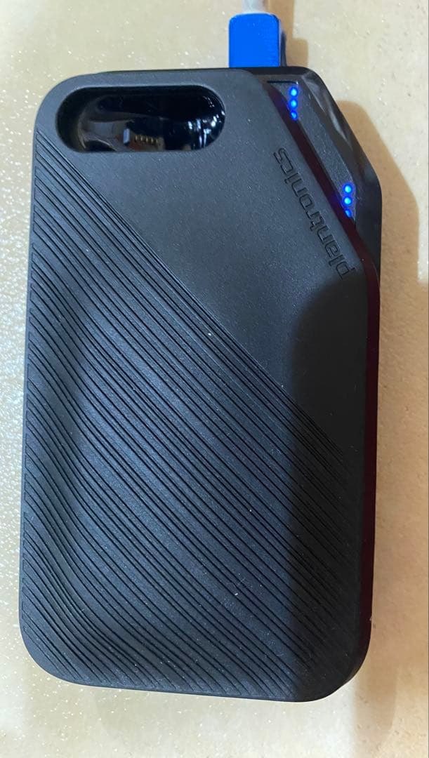 【数回使用のみ　充電ケース付き】Plantonics Voyager5200