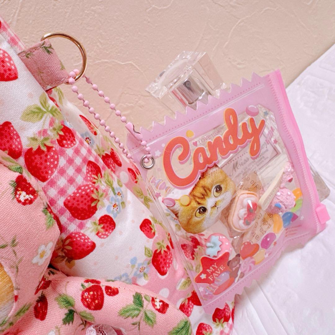 ひ*こ様 コヤンイサムチョン♡苺づくし♡ボリちゃん！オッドアイのフリルトートバッ