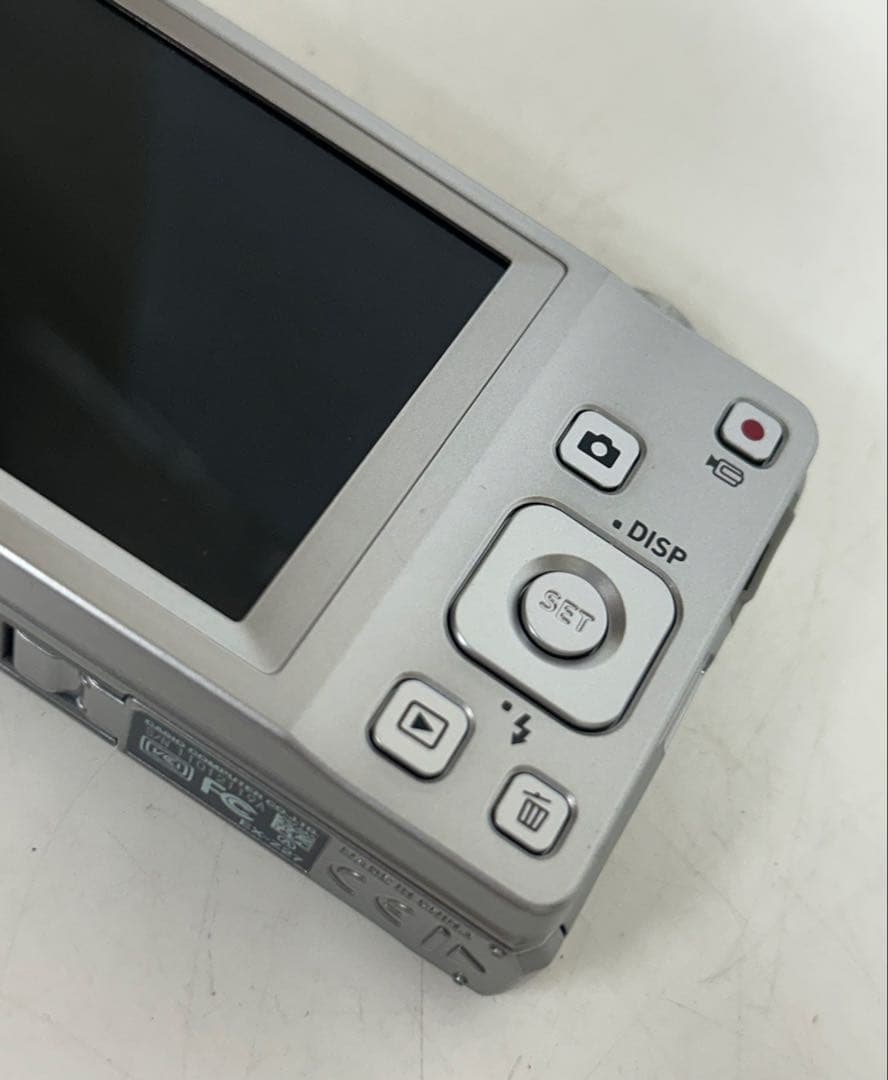CASIO EXILIM EX-Z27 デジカメ　シルバー