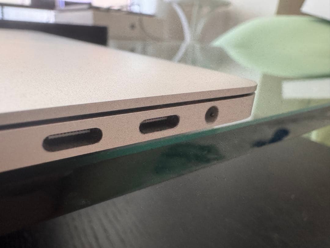 Apple MacBook Pro 13インチ（2016-16G-1TB）