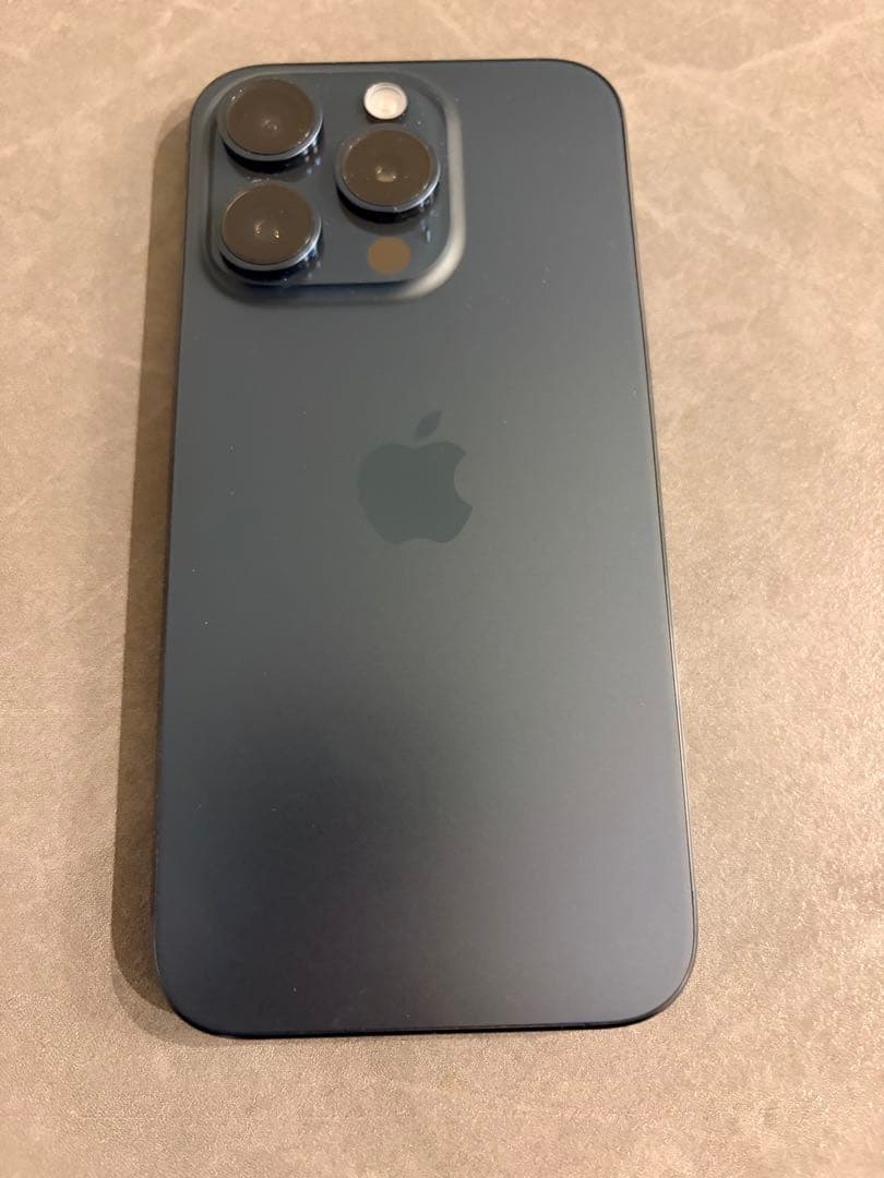 iPhone 15 Pro ブルーチタニウム（SIMフリー）＋ブランドケース付