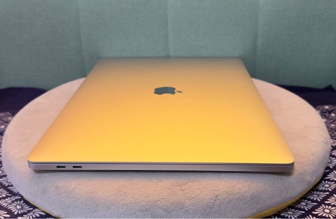 MacBook本体 MacBookPro16 TouchBar i7 16GB 512GB 2019