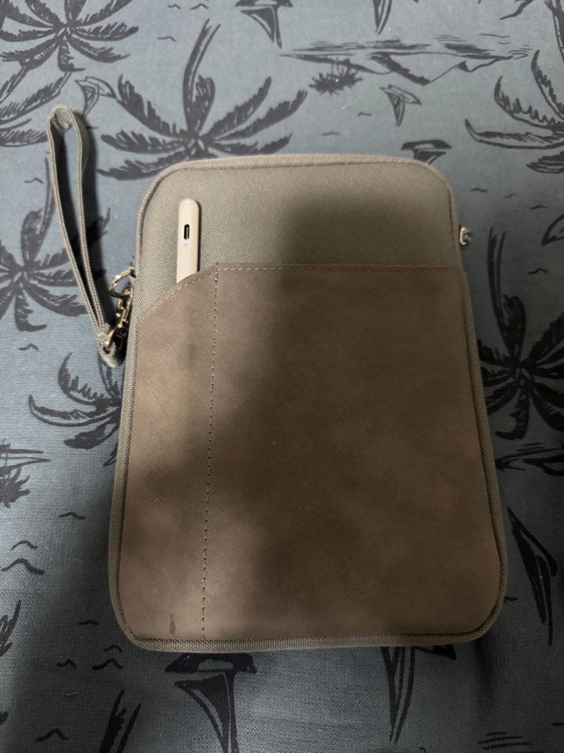 【ほぼ未使用品】 iPad mini セルラー 256GB A17 第7世代　紫